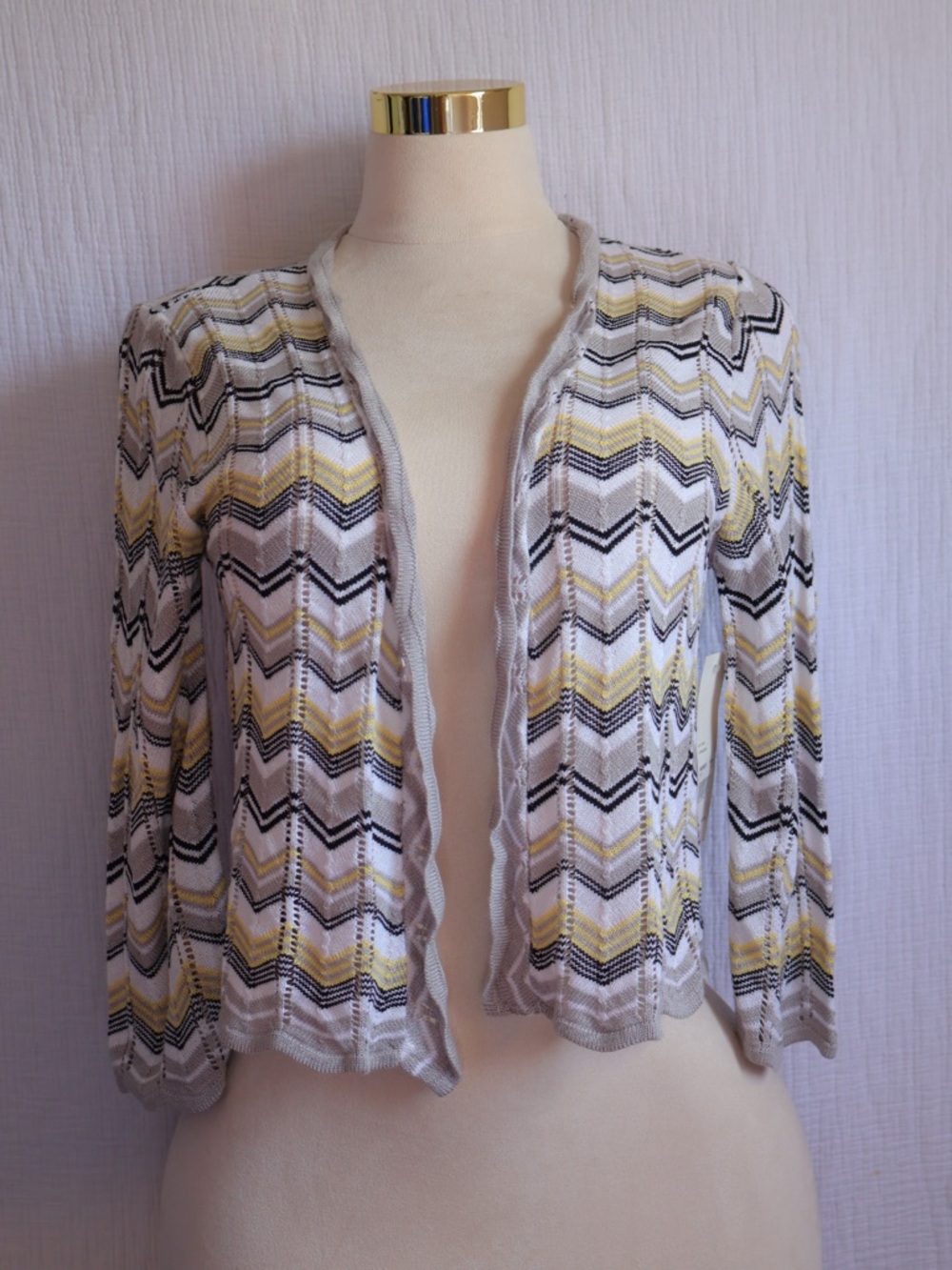 Kim Rogers Gray, Yellow & Black Chevron Open-Front Cardigan